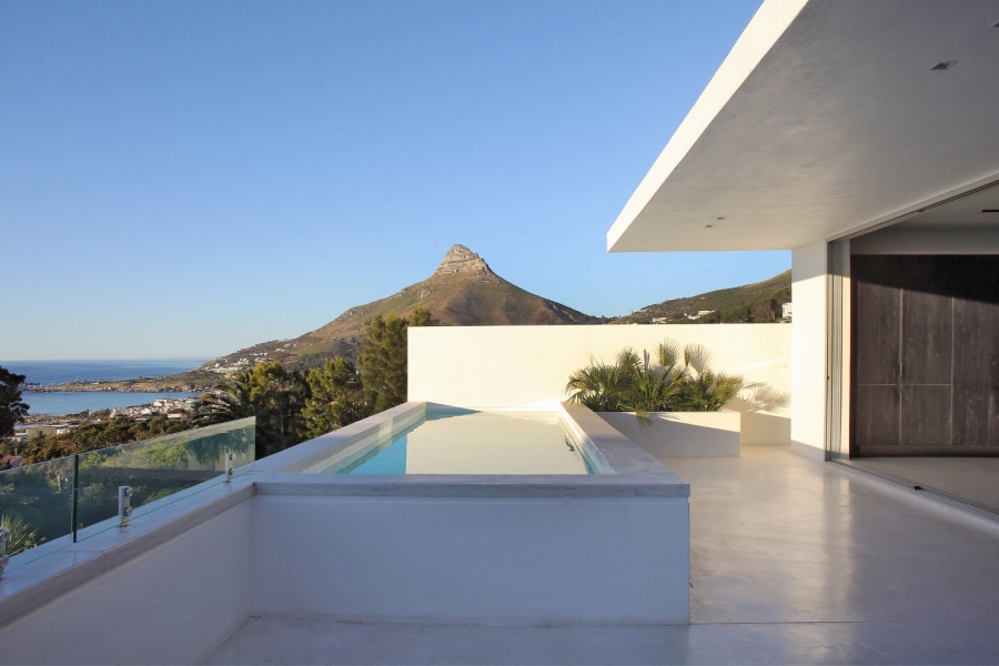 To Let 8 Bedroom Property for Rent in Bakoven Western Cape